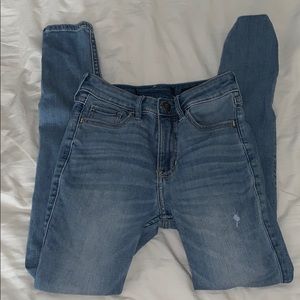 hollister ripped distressed jeans. good condition!